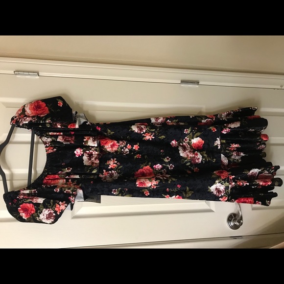 LuLaRoe Dresses & Skirts - NWT LuLaRoe Velvet CiCi Dress